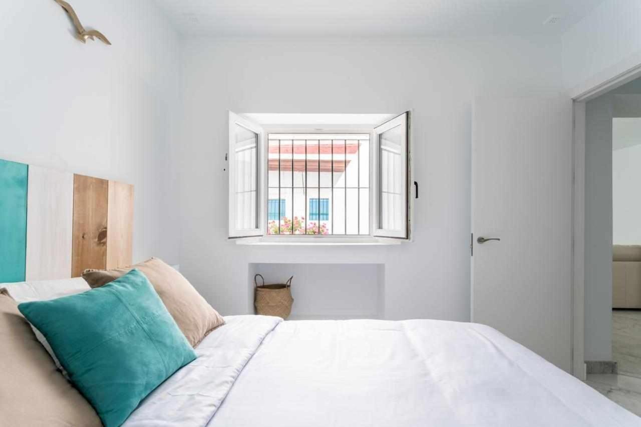 Apartamento Fantástico ático en el casco antiguo junta a la playa Cádiz Exterior foto